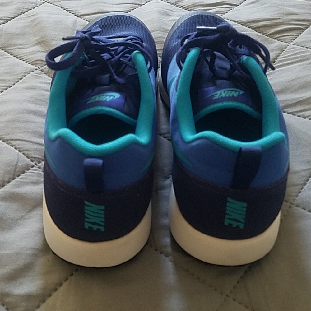 Nike Men's Shoes - Picture 2 of 4